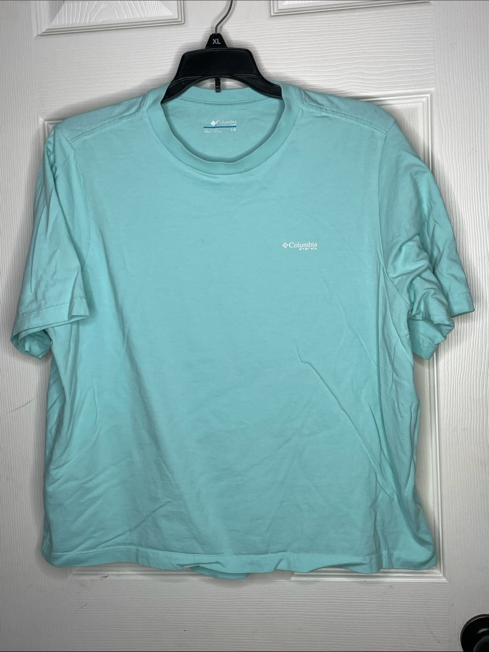 Columbia Short Sleeve Tee in Aqua. Size L